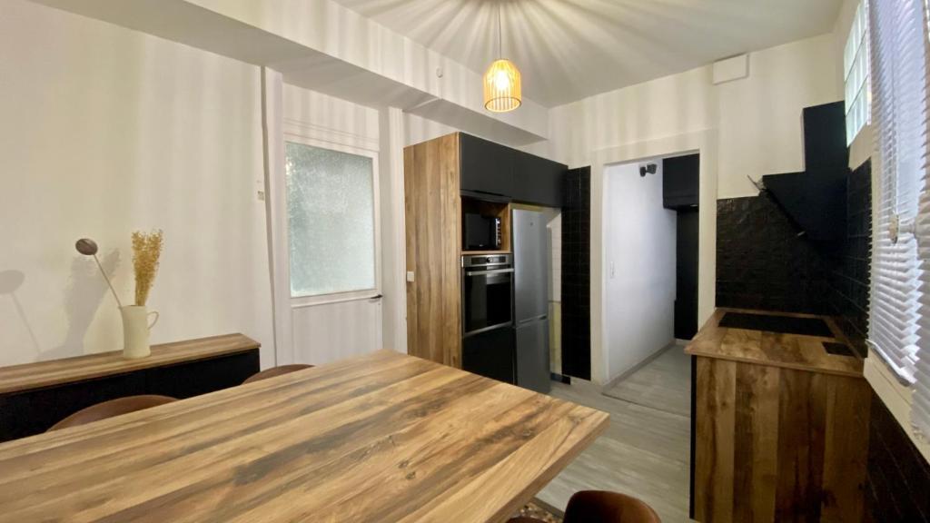 POITTE - Grand Logement Rennes Centre 10P - 1