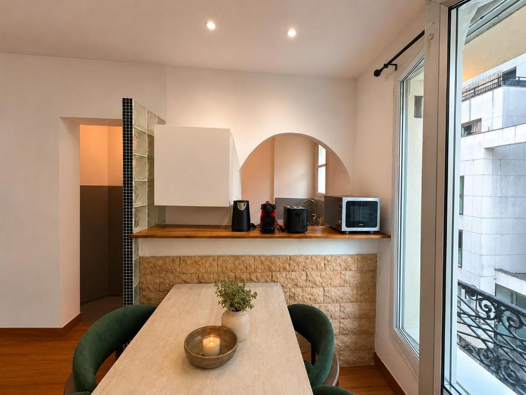1BR Flat with Mezzanine Near Eiffel Tower & Metro - 2