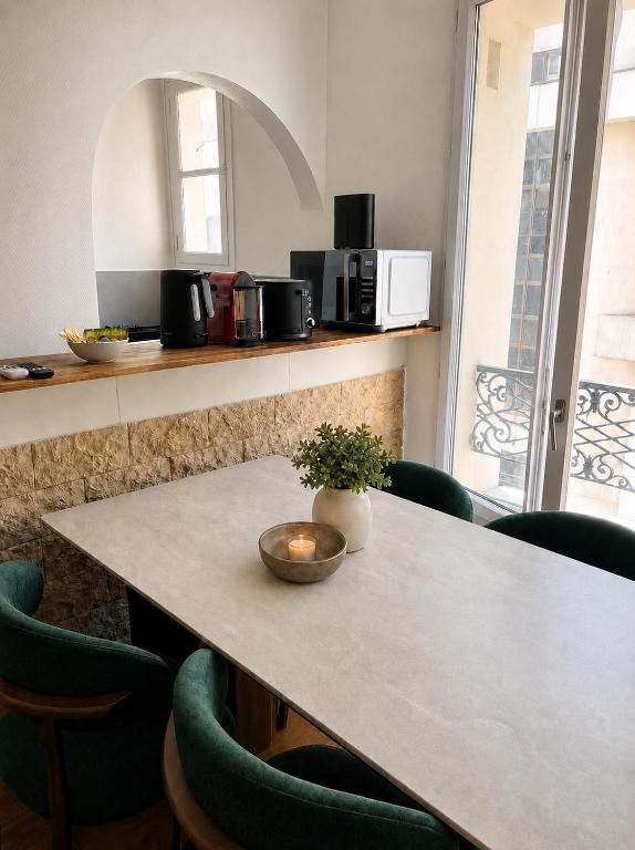 1BR Flat with Mezzanine Near Eiffel Tower & Metro - 5