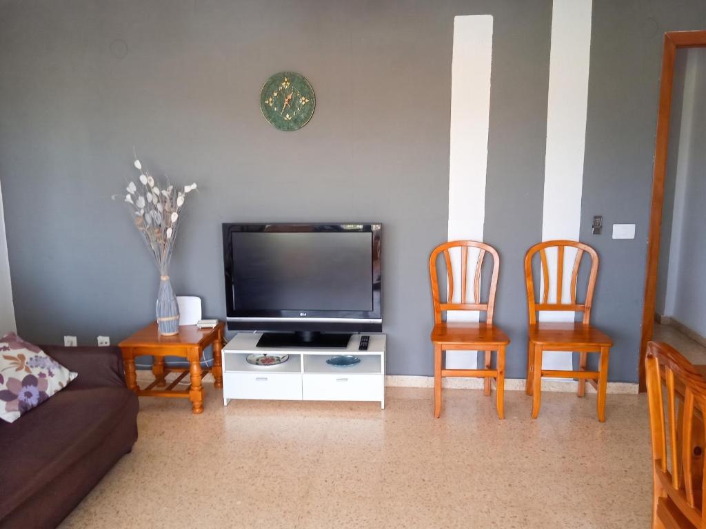 Spacious Apartment in Benicàssim with Mountain View - 4