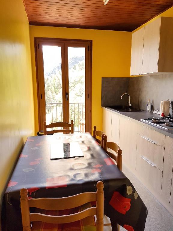 Appartement charmant à Saint-Martin-Vésubie avec terrasse, 46 m² - 4