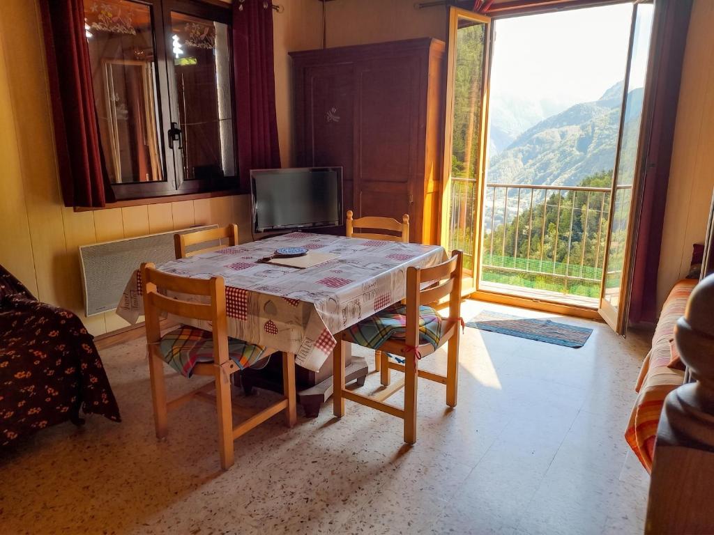 Appartement charmant à Saint-Martin-Vésubie avec terrasse, 46 m² - 3