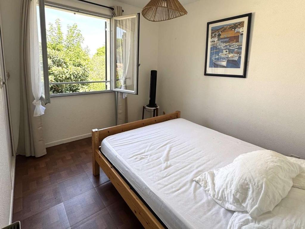 Villa mitoyenne T3 avec piscine et parking - FR-1-607-49 - 5
