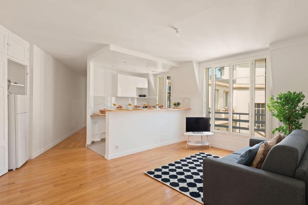 BnBNova - Eiffel Tower & Champ de Mars - Sleeps 4 - 2