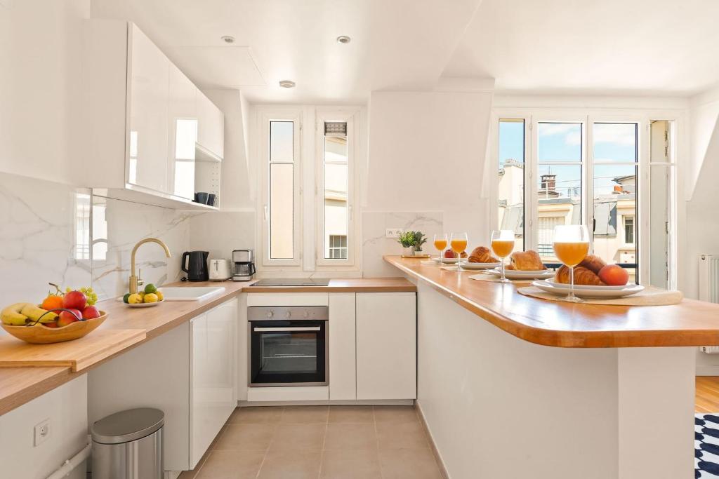 BnBNova - Eiffel Tower & Champ de Mars - Sleeps 4 - 4