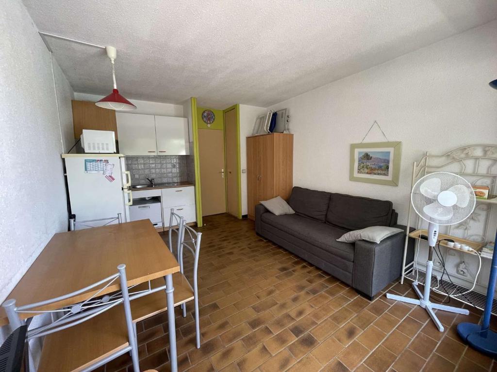 Studio Cabine avec Piscine, Parking Privé, Proche Plage - La Grande Motte - FR-1-328-179 - 2