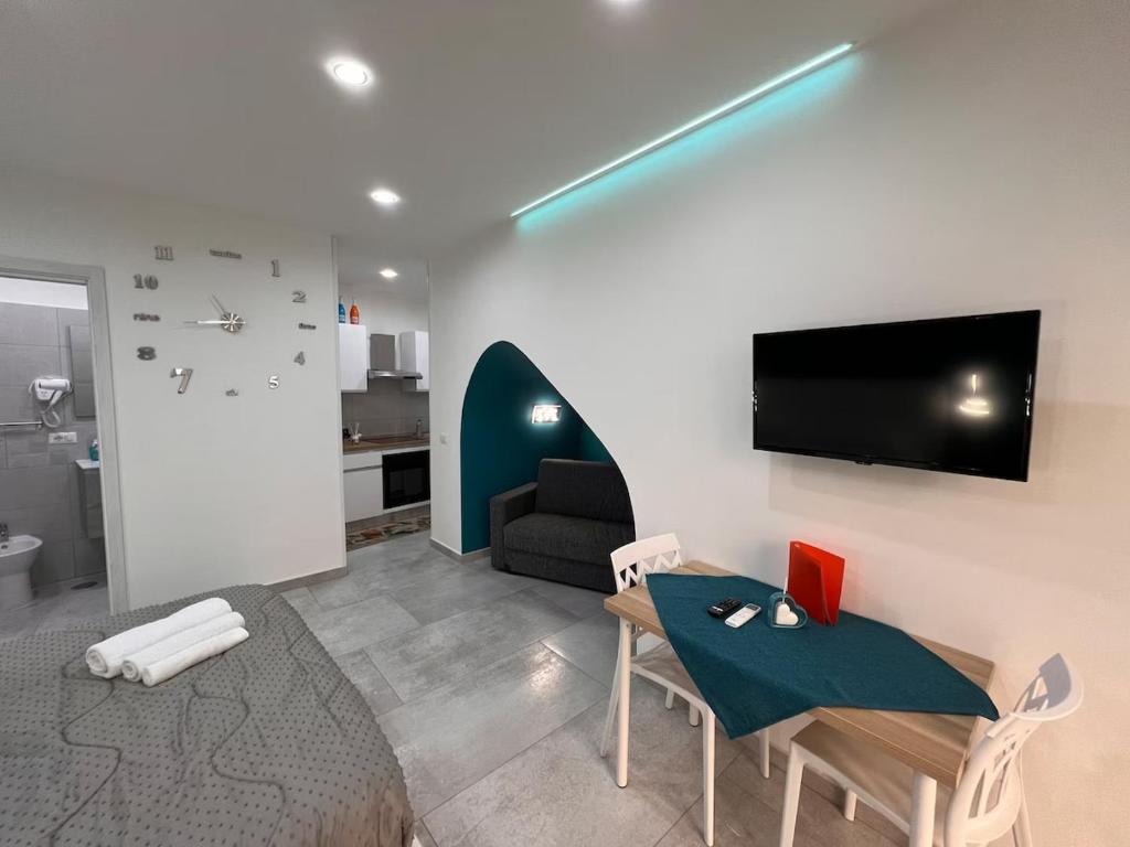 New studio apartment in the center - 3