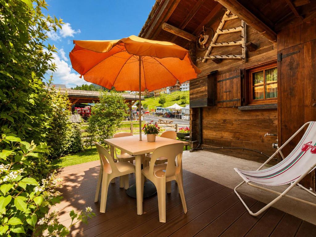Chalet savoyard cosy au cœur du village, proche des pistes - 1