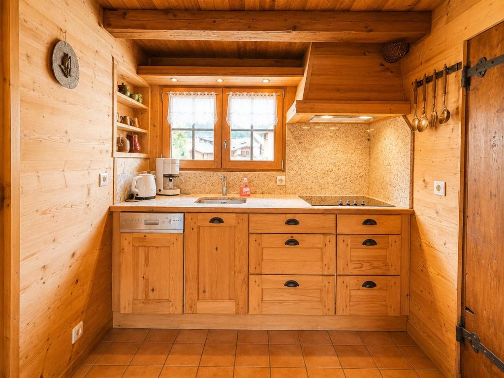 Chalet savoyard cosy au cœur du village, proche des pistes - 4