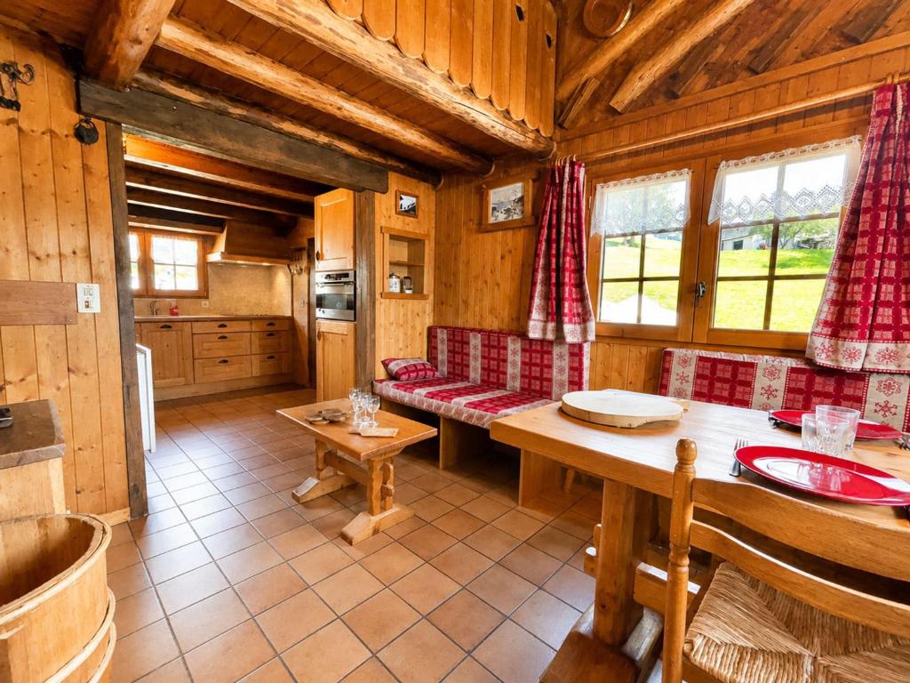 Chalet savoyard cosy au cœur du village, proche des pistes - 5