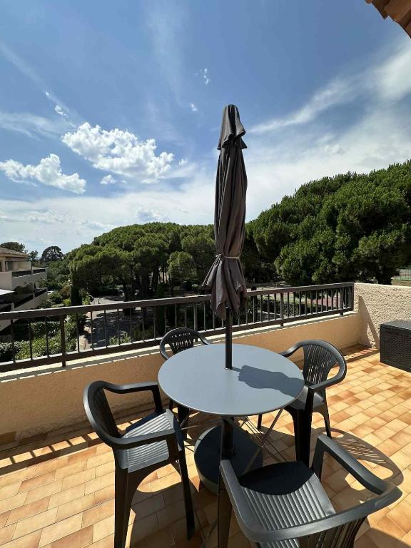 Mezzanine studio - golf & sea - 2