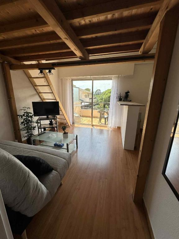 Mezzanine studio - golf & sea - 4