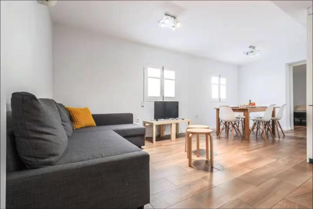 Home2Book Bright Apartment in Seville - 1