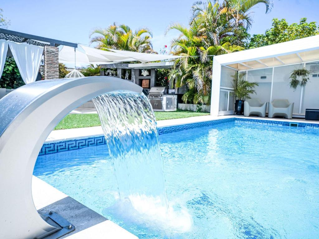 Holiday Home In der Nähe des Strandes- beheiztes Schwimmbad- Spielraum- Spielzimmer- etc by Interhome - 2