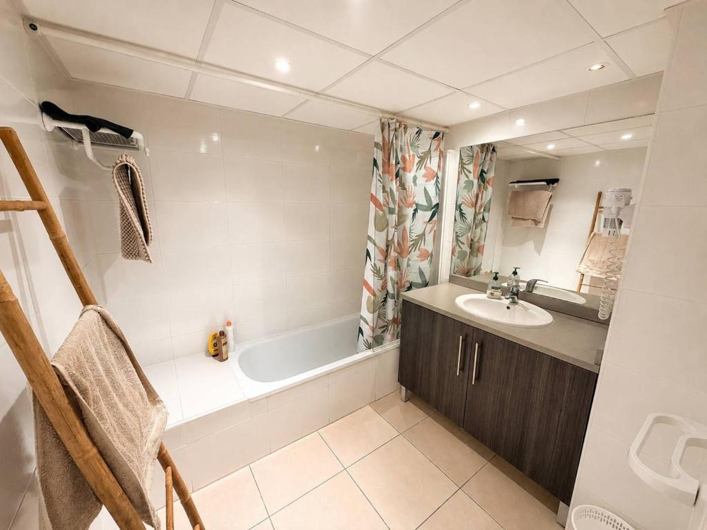 Appartement T2 climatisé avec terrasse, proche plage à Argelès-sur-Mer, parking et piscine inclus - FR-1-388-202 - 5