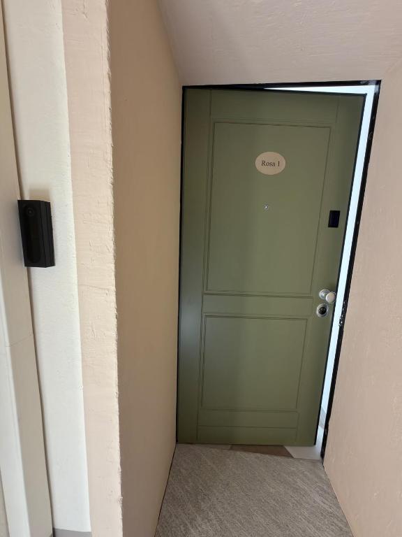 Baveno Rose Apartment 1 - 3