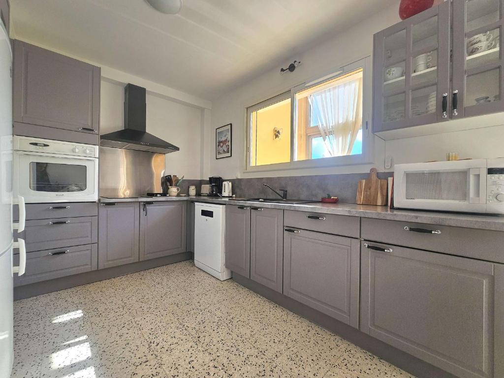 Superbe T3 avec loggias fermées, garage, et wifi à Balaruc-les-Bains, classé 3 étoiles - FR-1-553-216 - 5