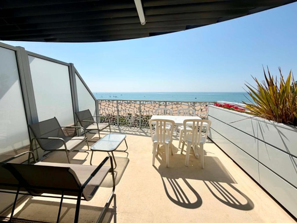 Appartement plage, piscine, balcon, animaux, parking - FR-1-194-201 - 1