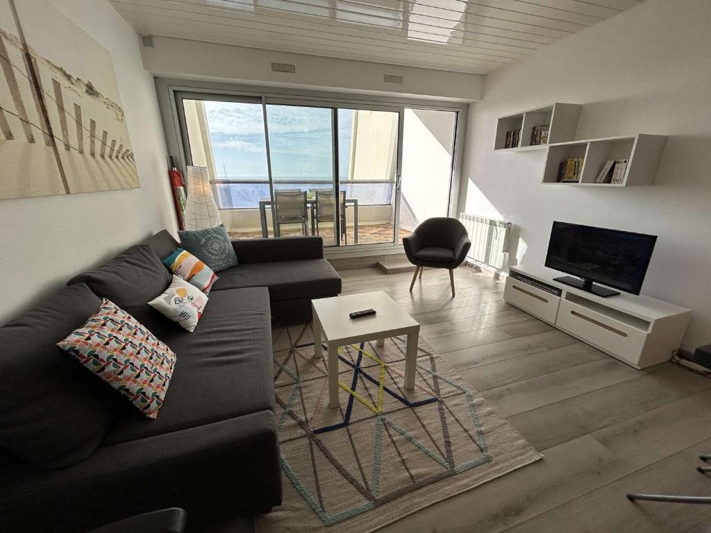 Appartement à 100m de la plage avec balcon, parking, classé 2 étoiles - FR-1-224C-66 - 1