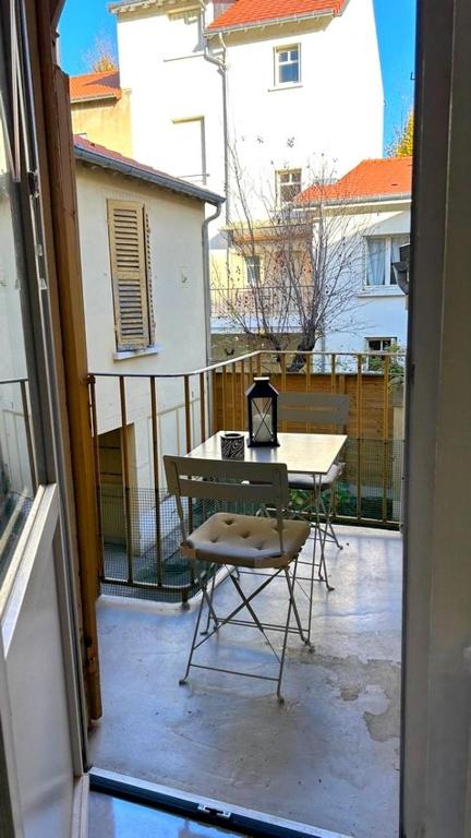 Appartement moderne proche thermes avec balcon et place de parking - 3