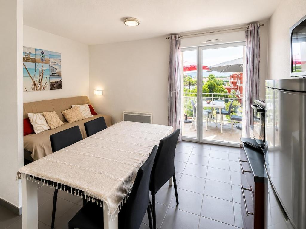 Cozy 1-bedroom apartment with pool & balcony - 2