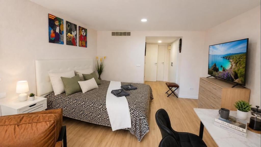 Nogalera Living Comfort Studio, in the heart of Torremolinos near the beach and train station Seasonal pools by NAMASTE ELITE - 2