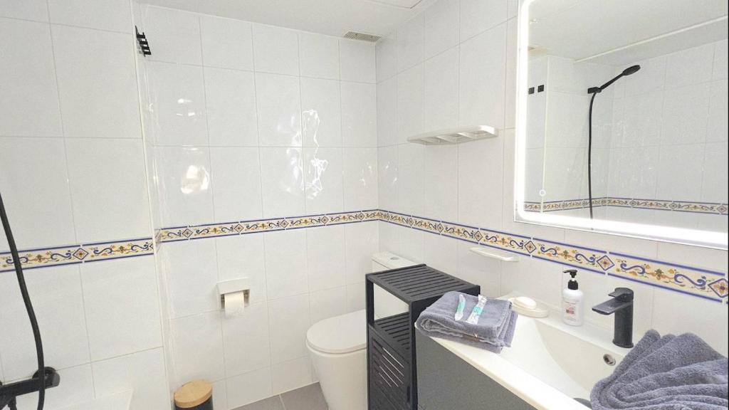 Nogalera Living Comfort Studio, in the heart of Torremolinos near the beach and train station Seasonal pools by NAMASTE ELITE - 5