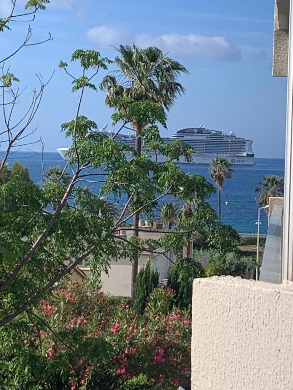 Direct Beach Access 2 Bdr Sleeps 5 - 2