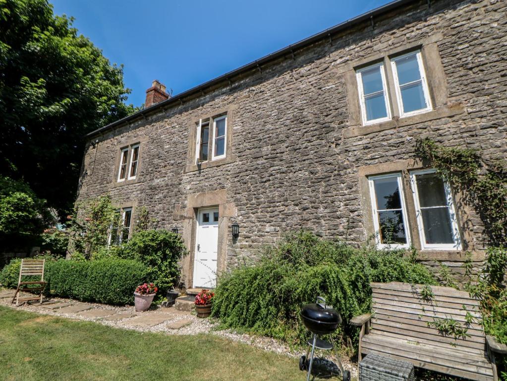 Slade House near Ashbourne - dog-friendly farmhouse in the Peak District