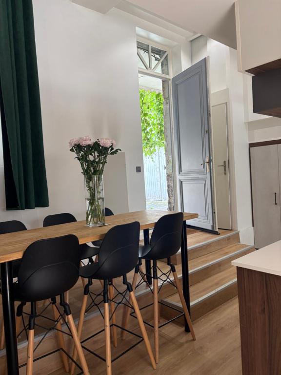 Private Entrance Designer Loft Place des Vosges - 2