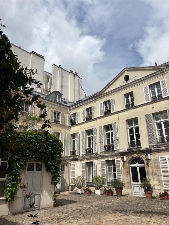 Private Entrance Designer Loft Place des Vosges - 4