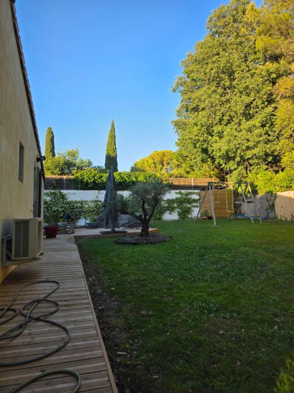 Maison familiale, piscine, clim, quartier calme - 3