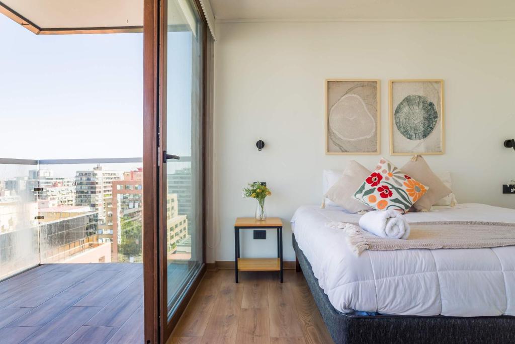 Chic 2BR2BA Haven in the Heart of Las Condes Oasis - 3