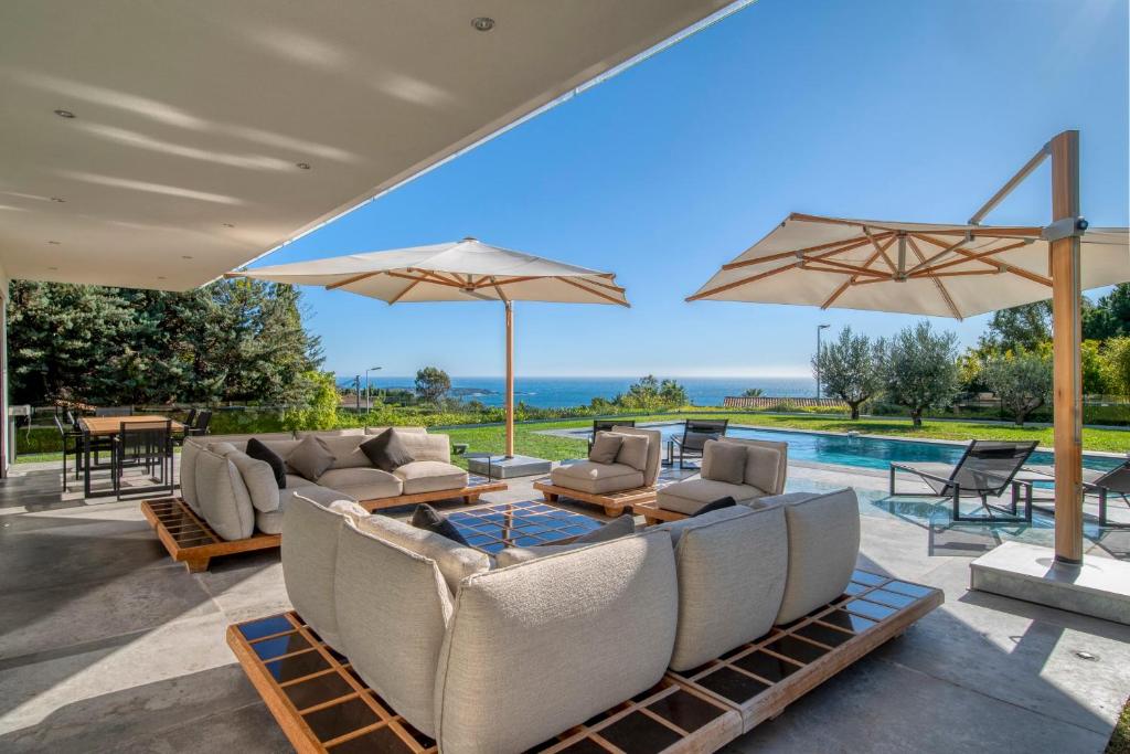 REF 2017 - Cannes - Villa vue mer à louer - 1