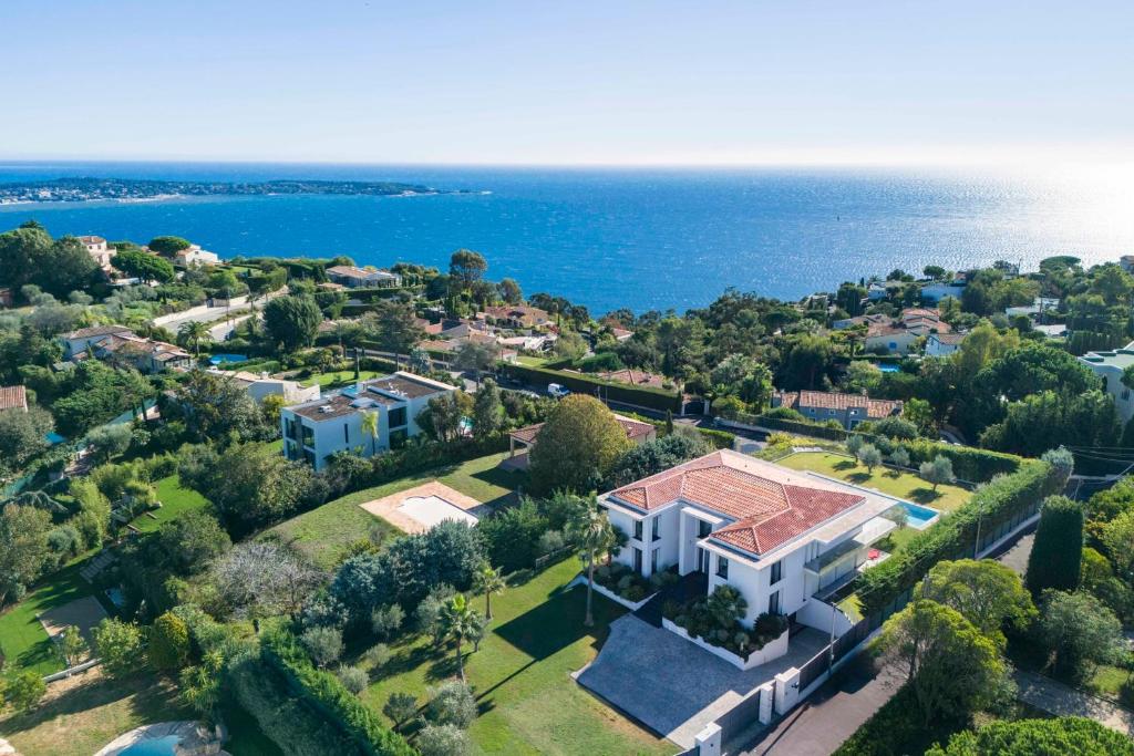 REF 2017 - Cannes - Villa vue mer à louer - 4