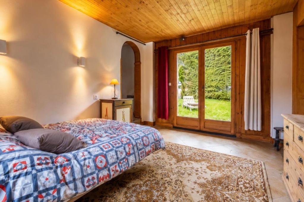 Family home with a garden overlooking Mont Blanc - 1
