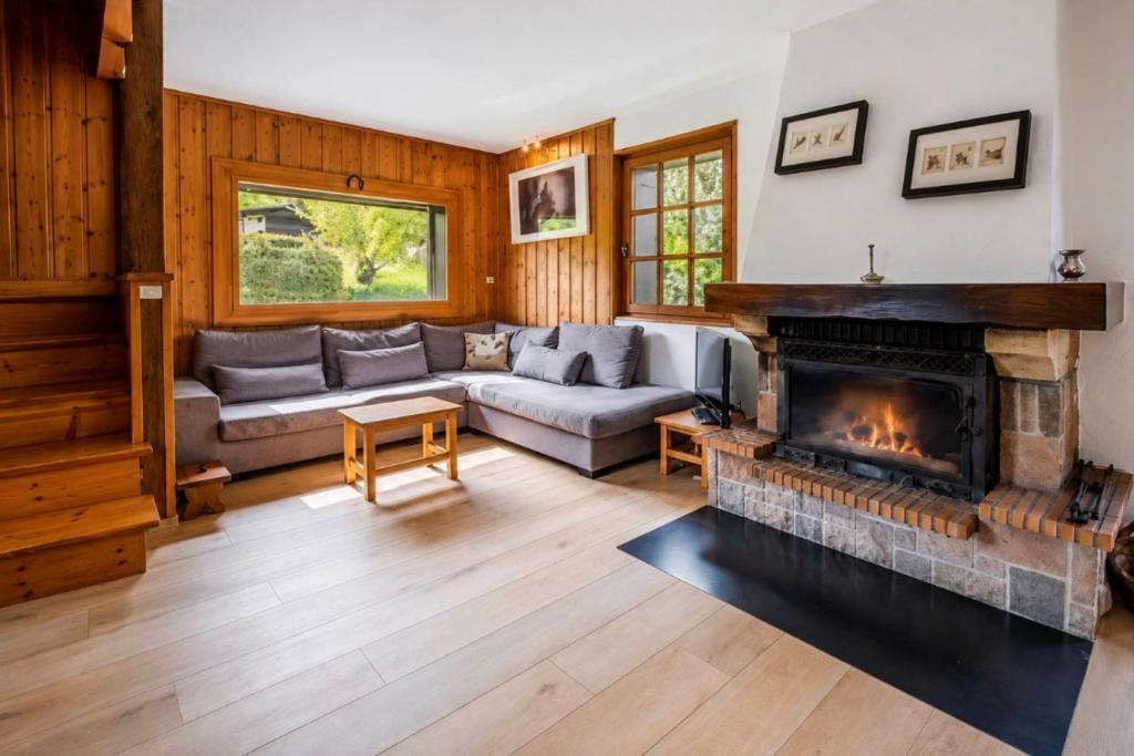 Family home with a garden overlooking Mont Blanc - 3
