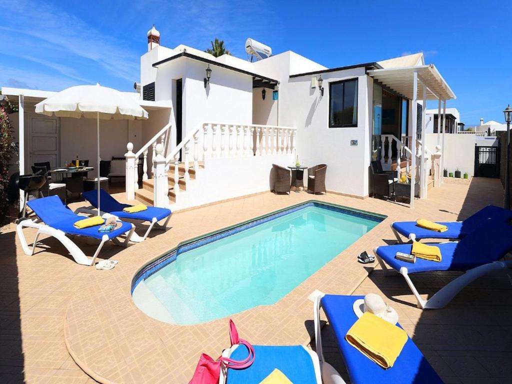 Cosy Lanzarote Villa 3 Bedrooms Heated Pool Villa Honey - 1