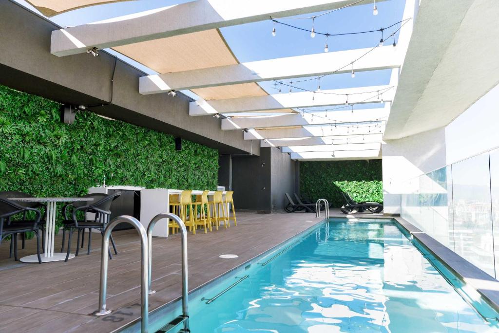 Spacious Apt Retreat in Las Condes Comfort Awaits - 2