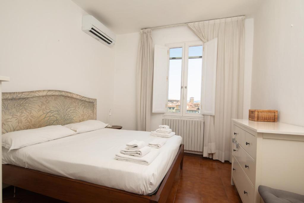 Top of Barbadori Tower River View Apartment by Ponte Vecchio - 5