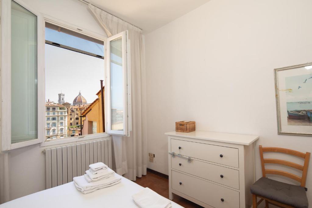 Top of Barbadori Tower River View Apartment by Ponte Vecchio - 2