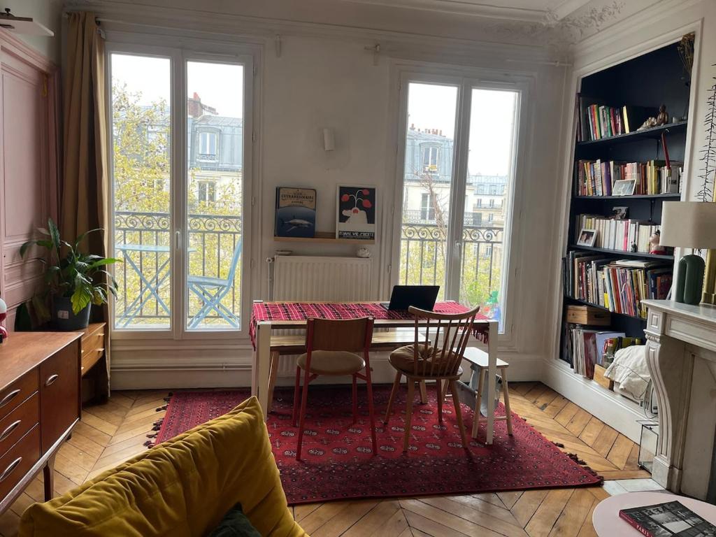 Bastille - Bright Haussmann-style 3-bedroom apartment with balcony - 2