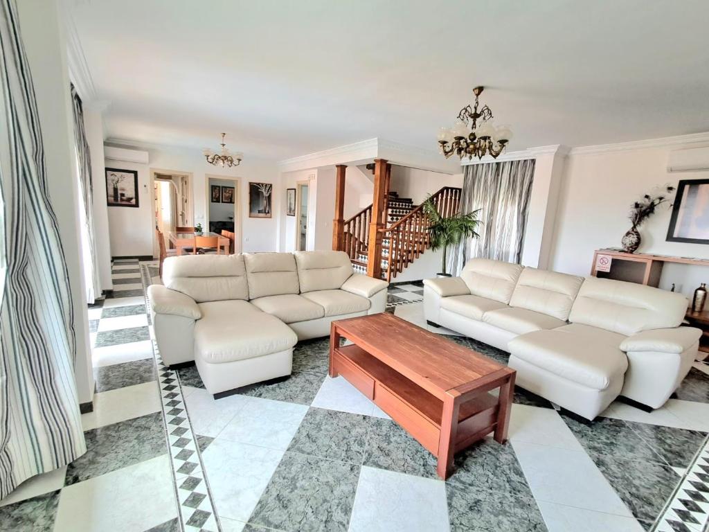 6 Bedroom Villa with Private Pool Games Room - 5