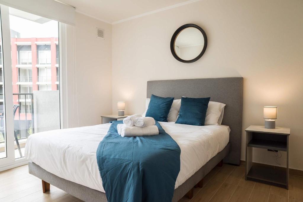 Family-Ready 2 Double Beds Sofa Bed Providencia - 2