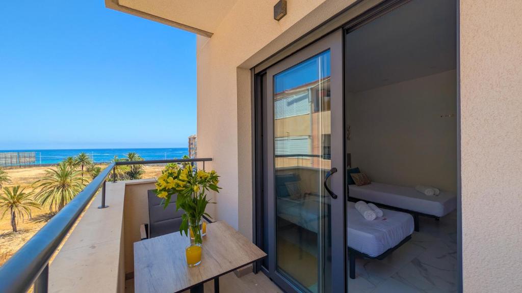 Apartment Playa Feliz - 1