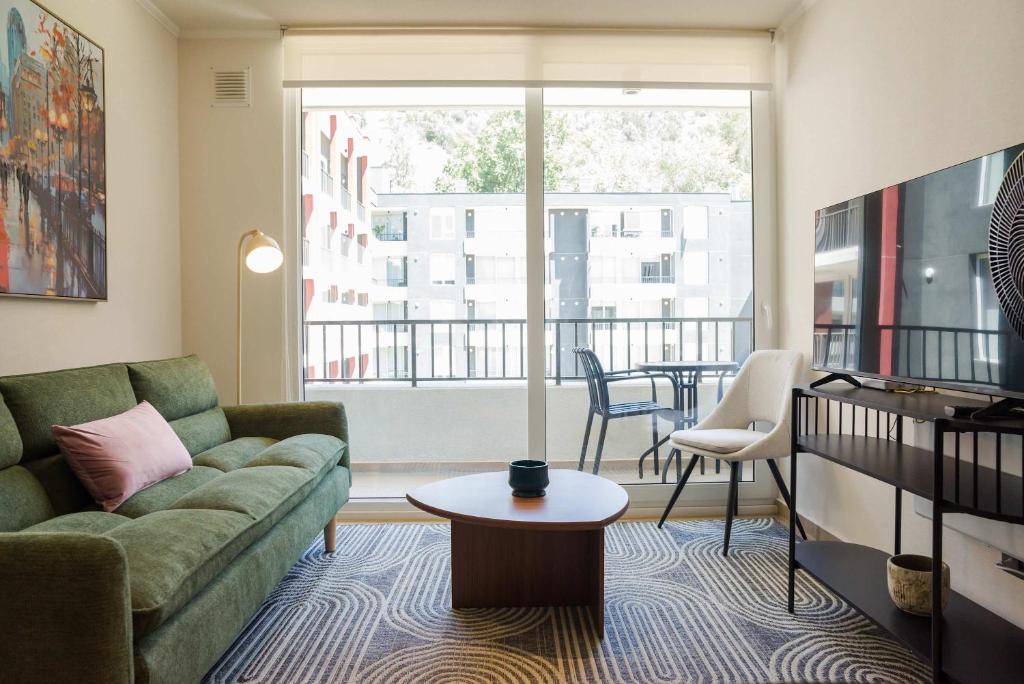 Providencia Pulse Sleek 2BR Apt in Trendy District - 3