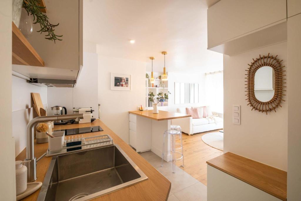 Cozy Renovated Apartment Heart of Paris - 5