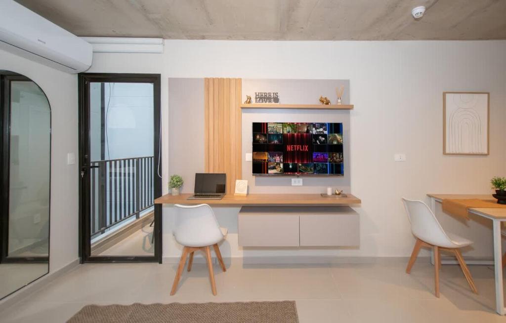 Cozy Studio Near Malls with BBQ Pool and WiFi - 2