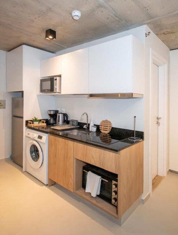 Cozy Studio Near Malls with BBQ Pool and WiFi - 4
