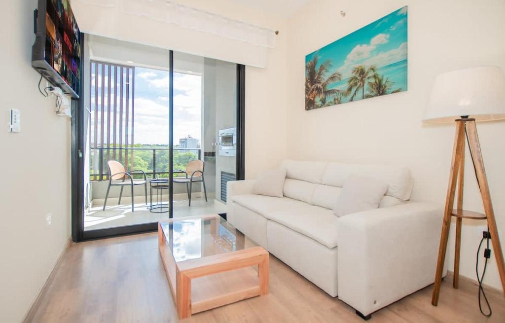 One BR with Balcony Walk to Malls Pool Gym - 1